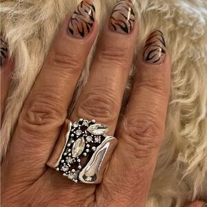 Elegant Silver Statement Ring size 7. NWOT